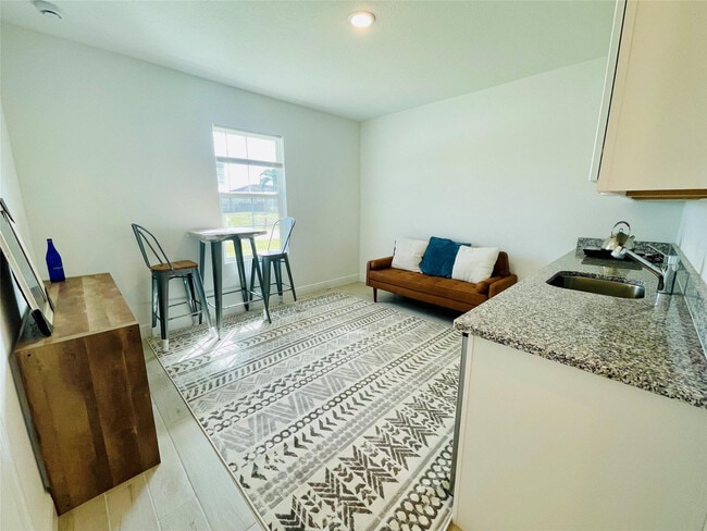 Building Photo - 4614 SW Athena Dr