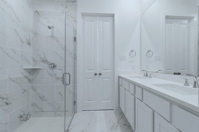 Building Photo - 19722 Riverbed Ln