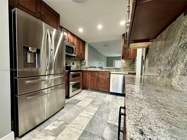 Building Photo - 6575 W Oakland Park Blvd