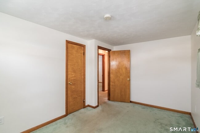 Building Photo - 17 Howard St