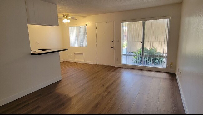 Building Photo - 7434 Mesa College Dr