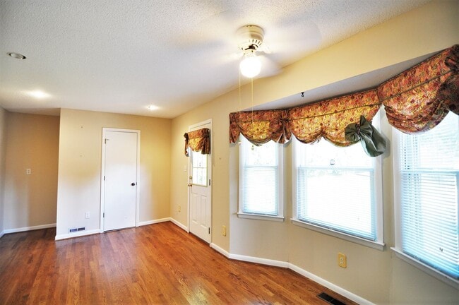 Building Photo - Large home with a pool.