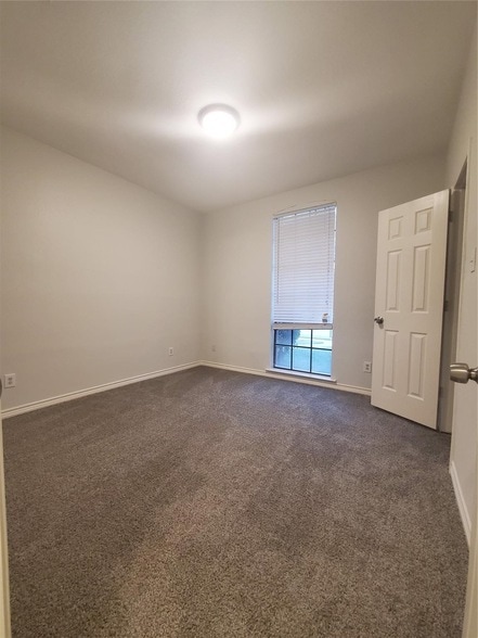 Building Photo - 1616 Scottsdale Dr