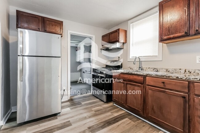 Building Photo - 12411 Georgiana Ave