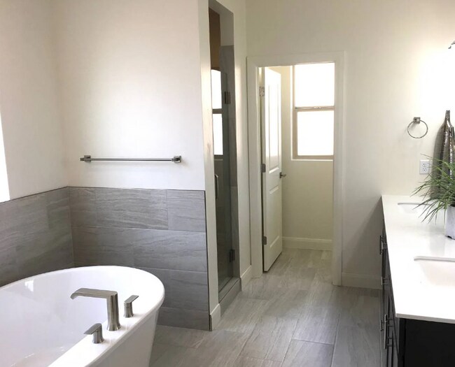 Building Photo - Gorgeous Cedar City Home! 3 Bedroom, 2 Bathroom