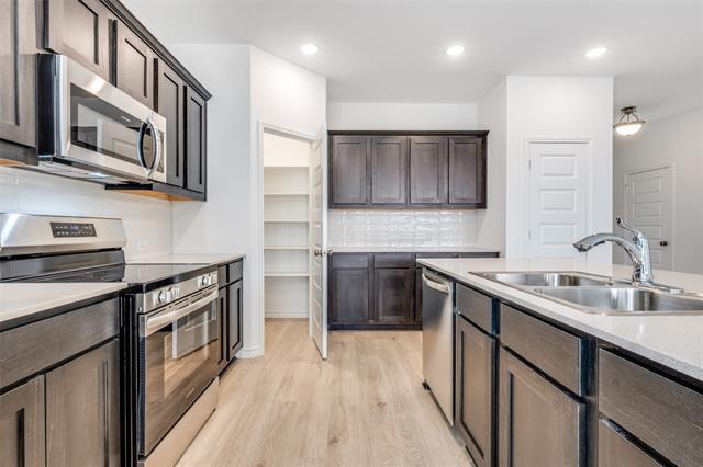 Building Photo - 405 Saddle Ln