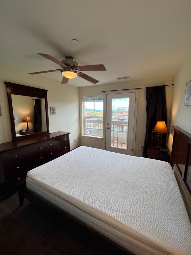 Building Photo - Top-Floor Ocean View Condo Across from the Beach | Furnished 2BR + Central A/C