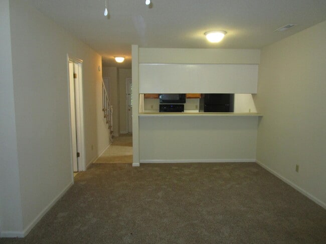 Building Photo - 700 Archdale Dr