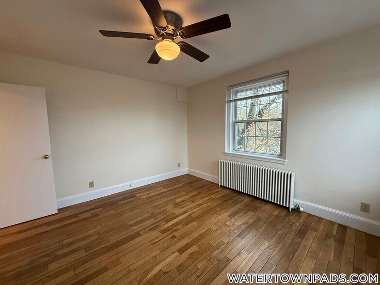 Building Photo - 550 Belmont St