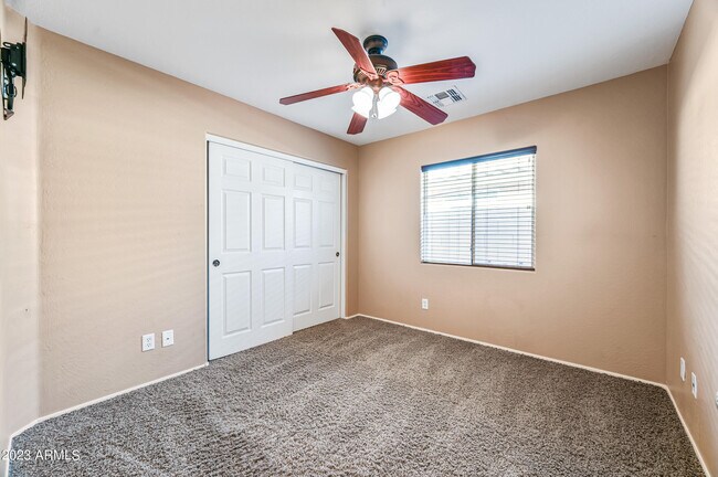 Building Photo - 41284 W Cahill Dr