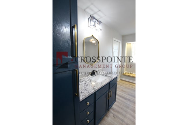 Building Photo - Recently remodeled South Tyler Home with Mother in Law Suite
