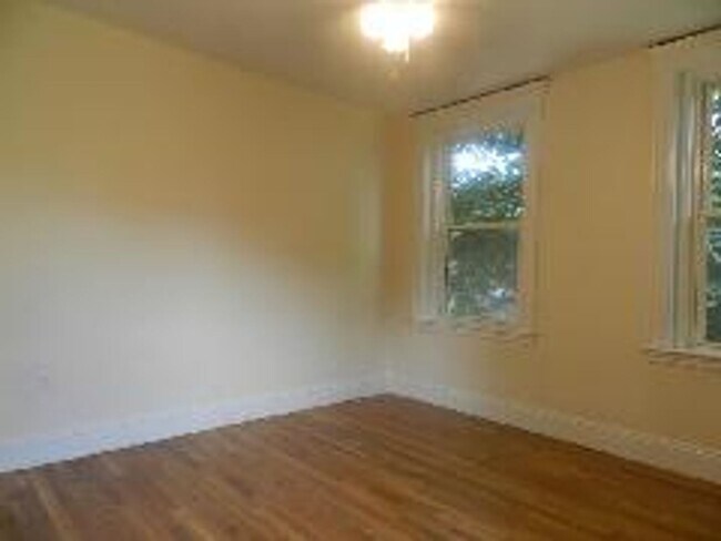 Building Photo - NO FEE - Allston 2 BR Apartment (.2 miles to T)_9/1/26