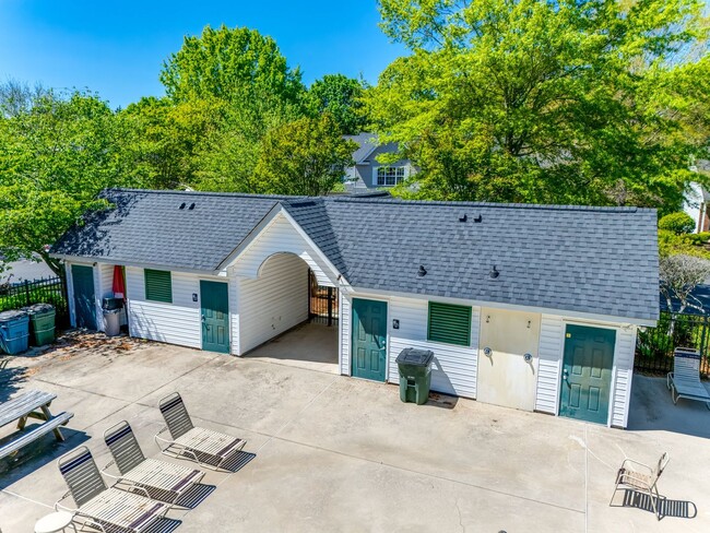 Building Photo - Beautiful 2 Bed 2.5 bath townhome in Benni...