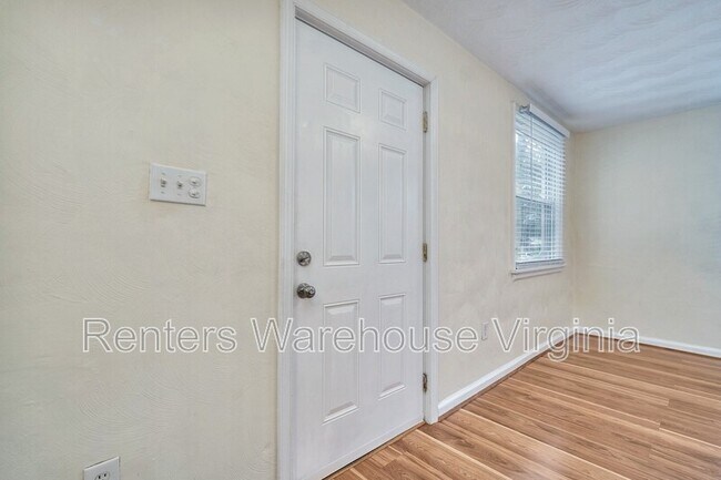 Building Photo - 3502 Commonwealth Ave