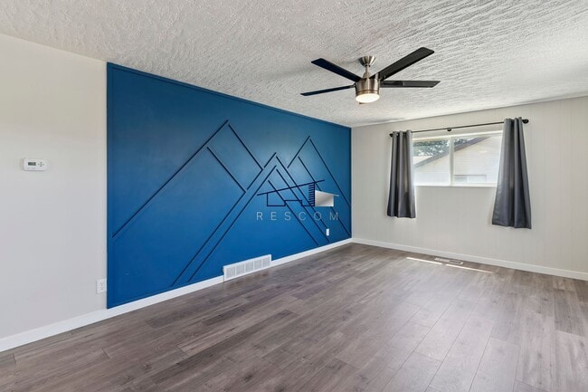 Building Photo - Updated North Ogden 4 Bedroom 2 Bathroom Home!