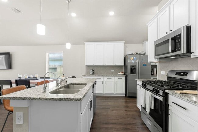 Building Photo - 17598 Longwood Trce Ln