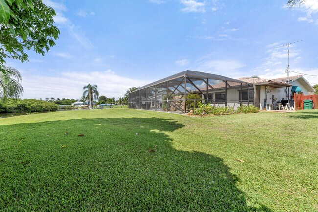 Building Photo - 1075 SE Coral Reef St