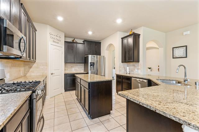 Building Photo - 3721 Blessington Dr