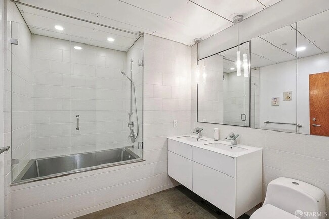 Building Photo - 2 Mint Plaza