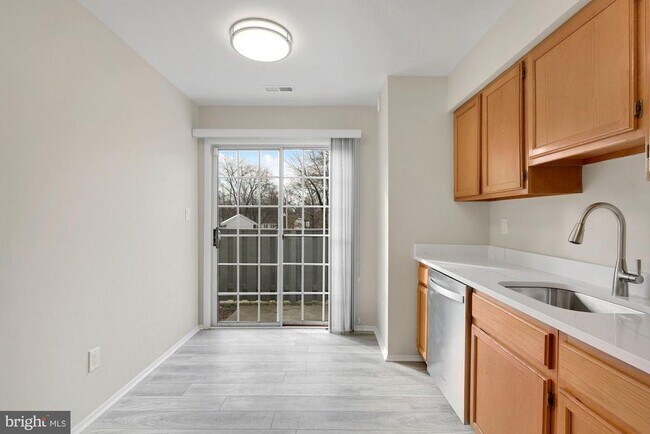 Building Photo - 3030 Piano Ln