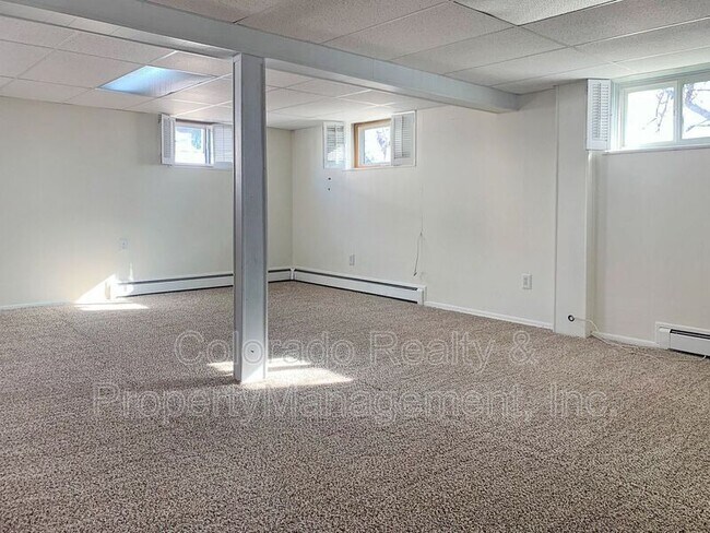 Building Photo - 1124 Lafarge Avenue