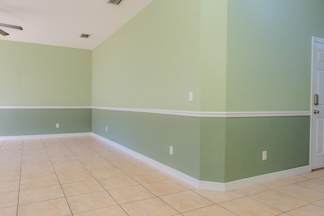 Building Photo - 304 Coral Beach Cir