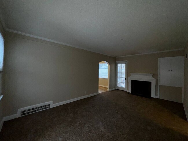 Building Photo - 3401 S Arlington Ave