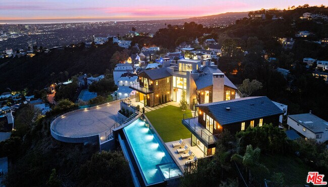 Building Photo - 2020 Cyprean Dr