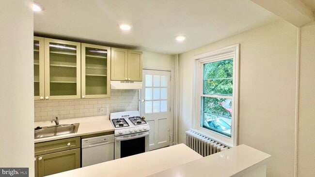 Building Photo - 2148 Green St