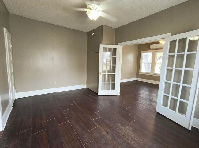 Building Photo - AFFORDABLE 1 Bedroom 1 Bath AVAILABLE NOW!