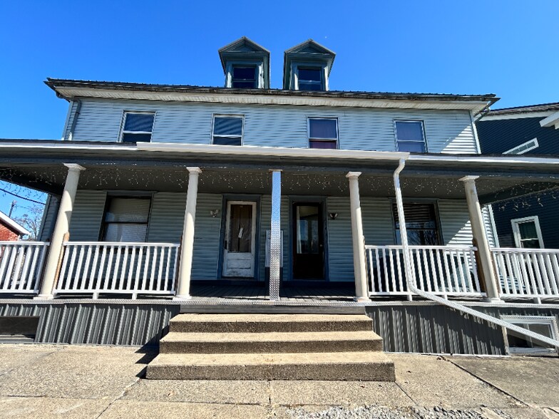 Building Photo - 212-214 S Front St
