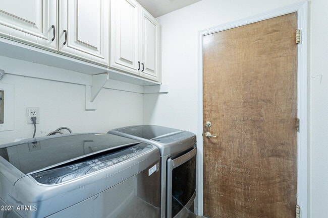 Building Photo - 4353 E Pearce Rd