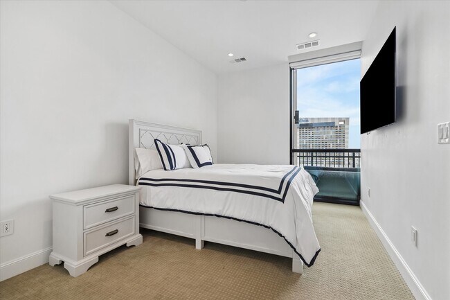 Building Photo - 1211 Caroline St