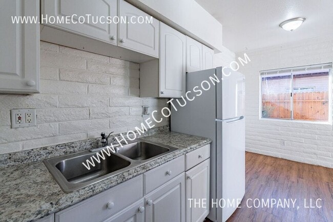 Building Photo - 2511 N Fontana Ave