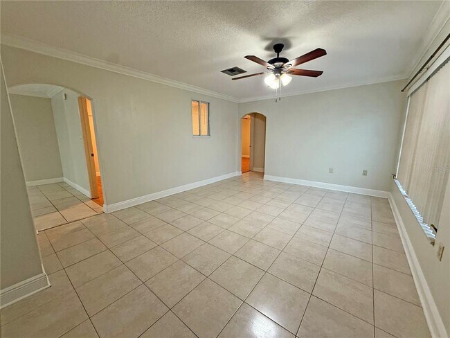 Building Photo - 9239 Dresden Ln