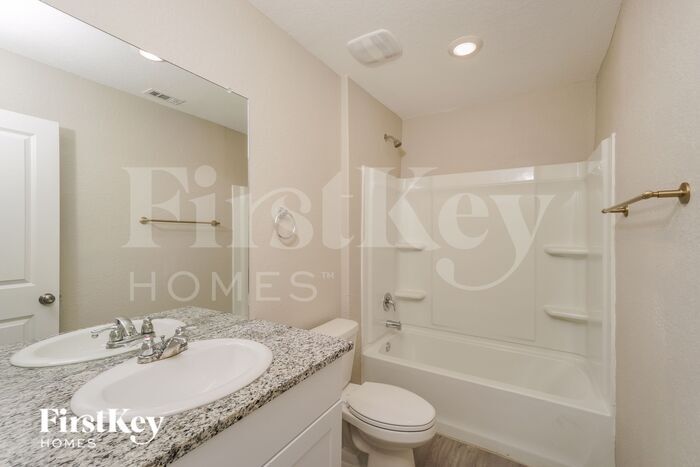 Building Photo - 407 Butterfly Bush Ct