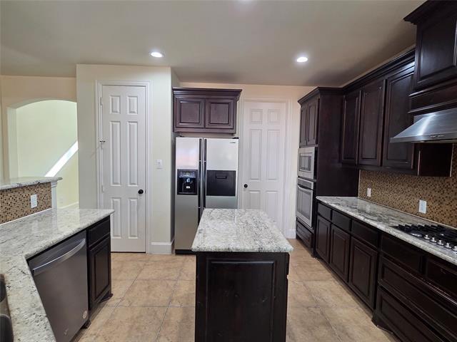 Building Photo - 7119 Paluxy Dr