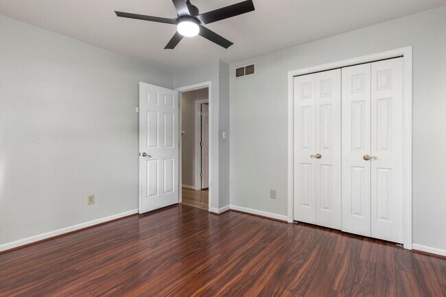 Building Photo - 1211 Meadowridge Trail