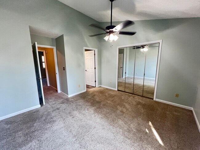 Building Photo - Stunning and Spacious 2 Bedroom, 2.5 Bath, Town Home With Sunroom and Deck!