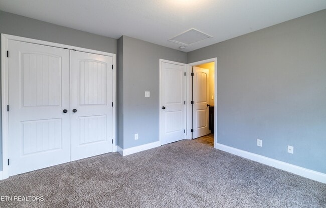 Building Photo - 924 Warrior Hill Dr