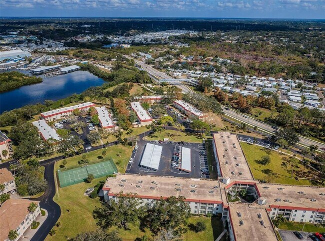 Building Photo - 2700 Bayshore Blvd