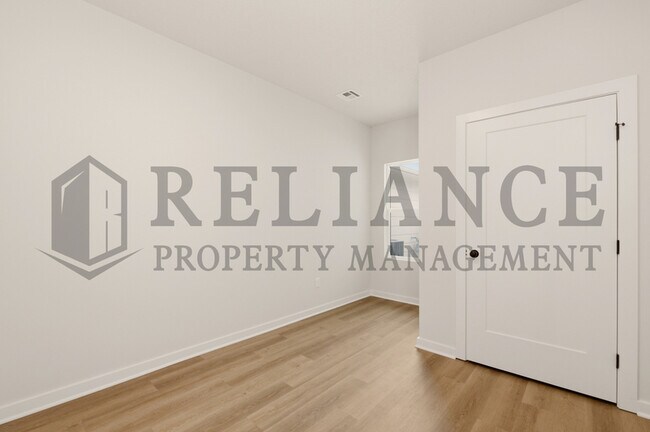 Building Photo - 157 N Gowen St