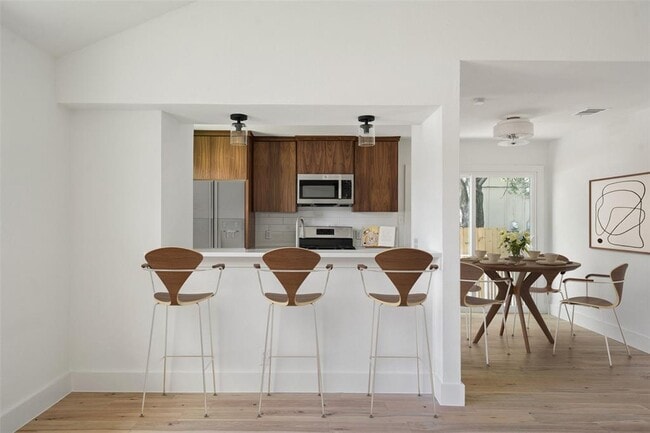 Building Photo - 1800 Nicole Cir