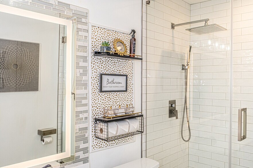 Building Photo - 910 Duncan Ln