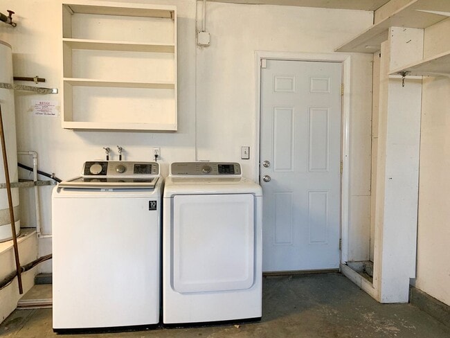 Building Photo - 4577 Meadowhurst Ct