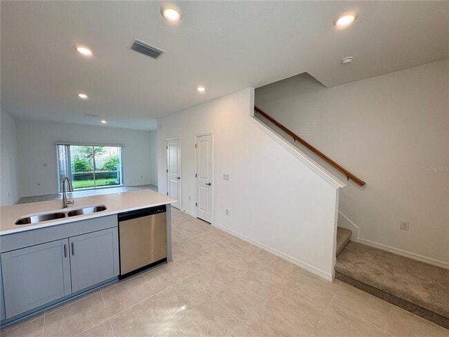 Building Photo - 8576 Daybreak St