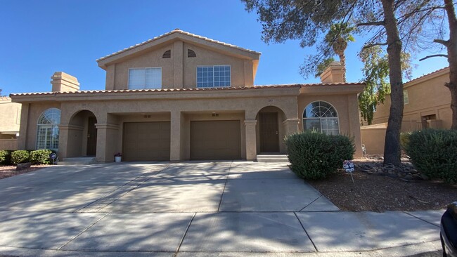 Primary Photo - STUNNING 2 BEDROOM TOWN HOME IN HENDERSON!