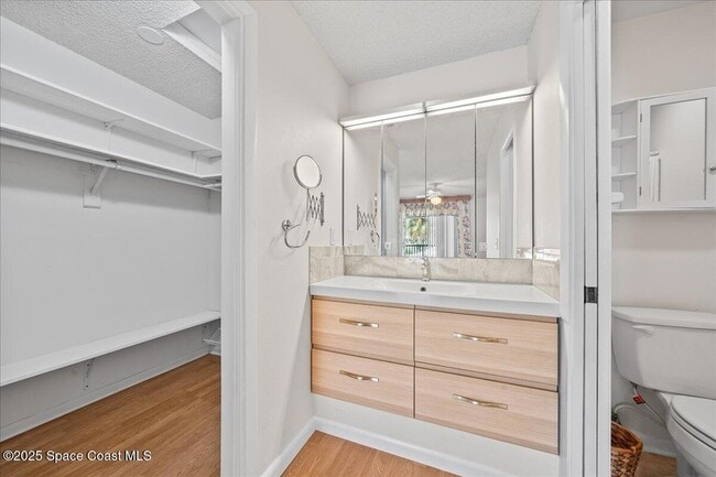 Building Photo - 201 St Lucie Ln