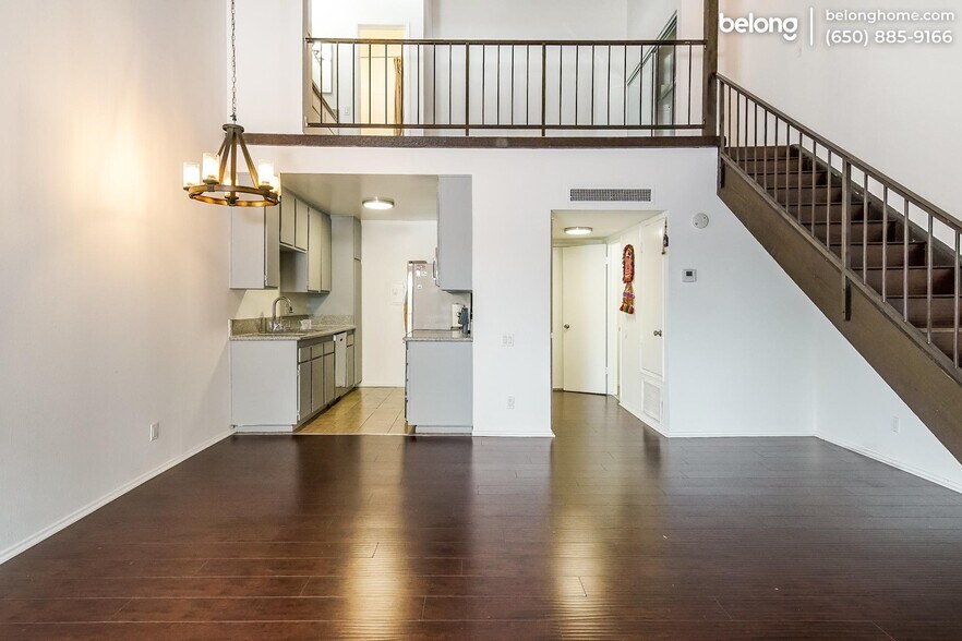 Building Photo - 5460 White Oak Ave