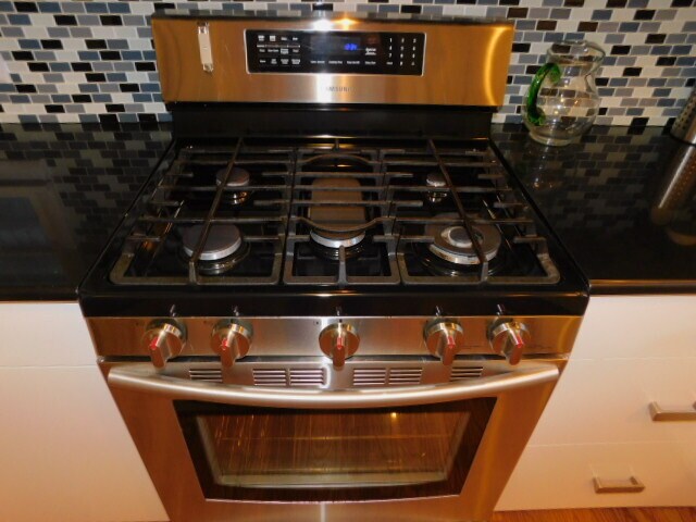 Building Photo - 819 Kenwood Pkwy